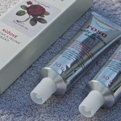 BN45026 菠丹妮 玫瑰臉部活膚乳 50g