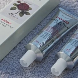 BN45026 菠丹妮 玫瑰臉部活膚乳 50g