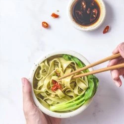 FN10 Vegetable noodle with Pepper sauce 500g